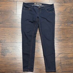 Wallflower Women's Deep Indigo Skinny Jeans